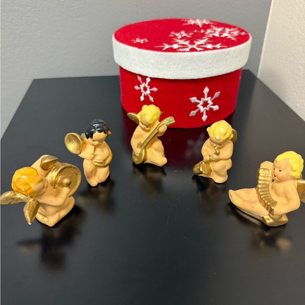Lot Of 5 Vintage musical angels nativity Ceramic Golden & Tan Figurine Set